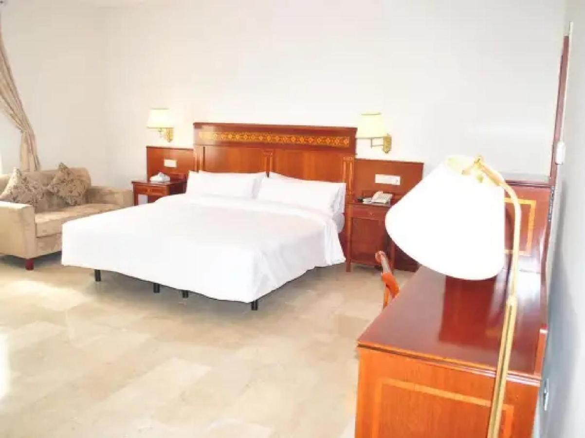 Room In Lodge - Cynergy Suites Royale, Lekki Lagos Exterior photo