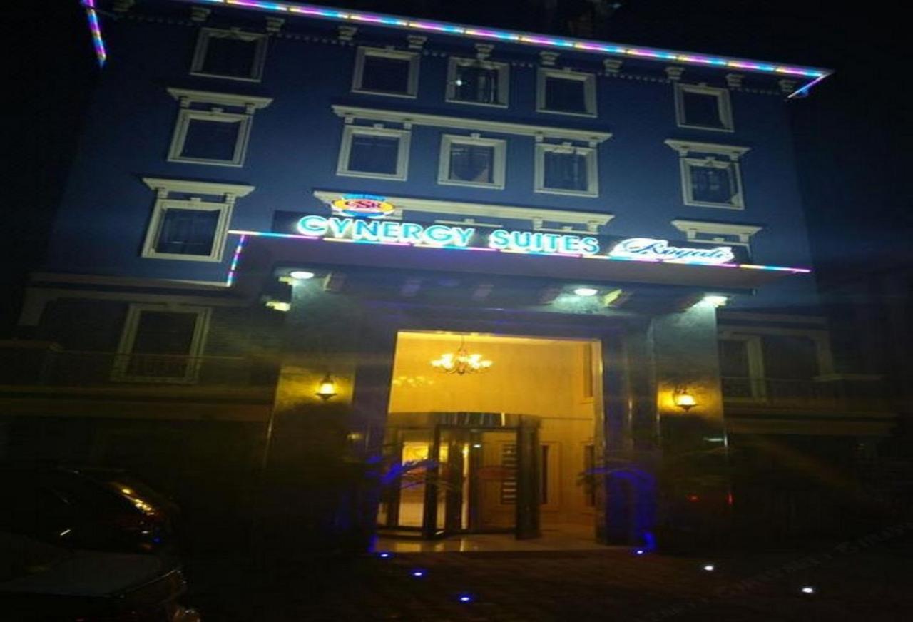 Room In Lodge - Cynergy Suites Royale, Lekki Lagos Exterior photo