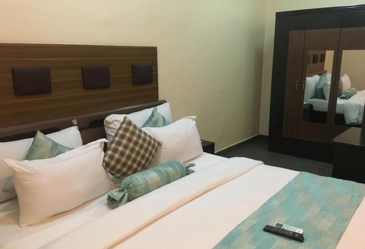 Room In Lodge - Cynergy Suites Royale, Lekki Lagos Exterior photo